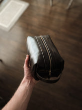 Load image into Gallery viewer, Dopp kit