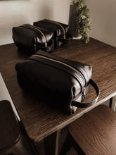 Load image into Gallery viewer, Dopp kit