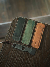 Load image into Gallery viewer, Shell Cordovan Pry Pouch
