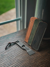 Load image into Gallery viewer, Shell Cordovan Pry Pouch
