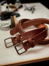 Load image into Gallery viewer, ‘Medium brown’ men’s belt

